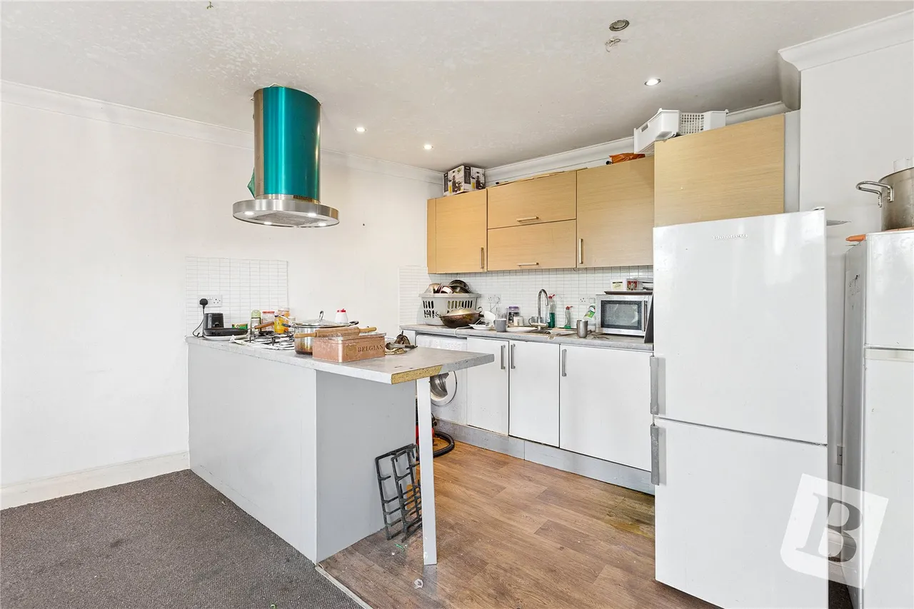 2 bed flat for sale, St. Mark's Place, Dagenham, RM10
