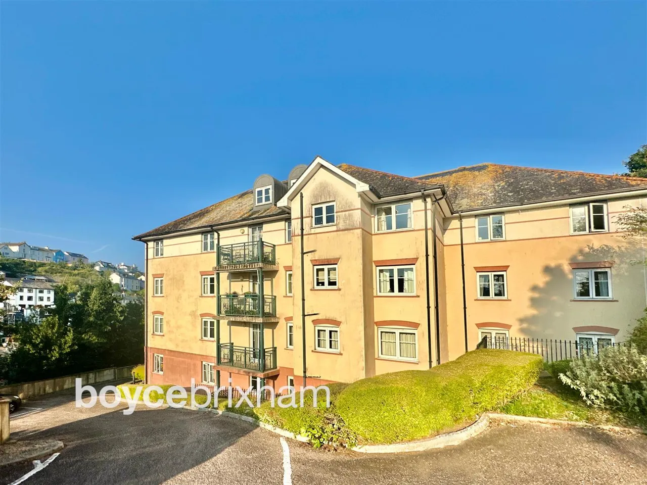 2 bed flat for sale, New Road, Brixham