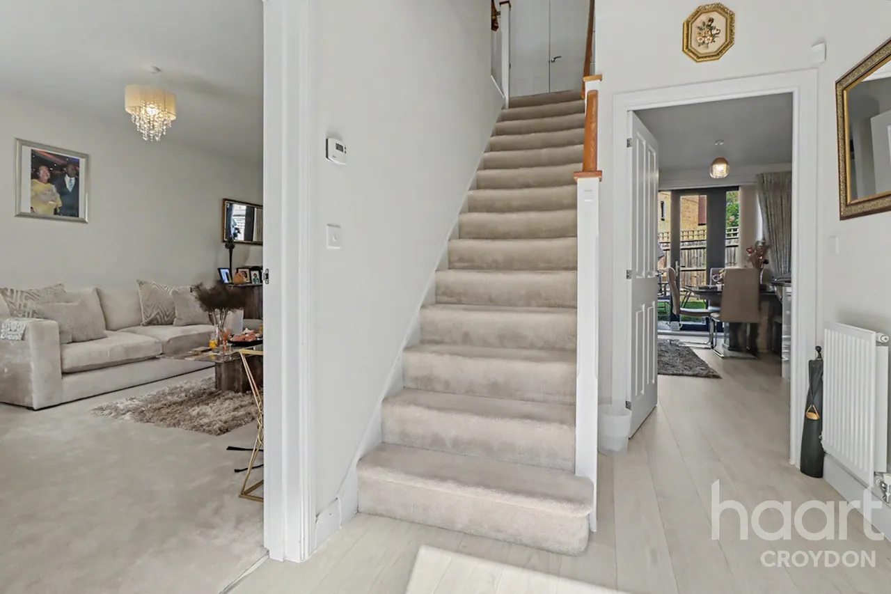 Charles Howell Drive, Coulsdon, CR5, photo 6