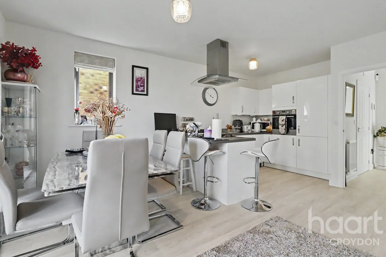 Charles Howell Drive, Coulsdon, CR5, photo 4