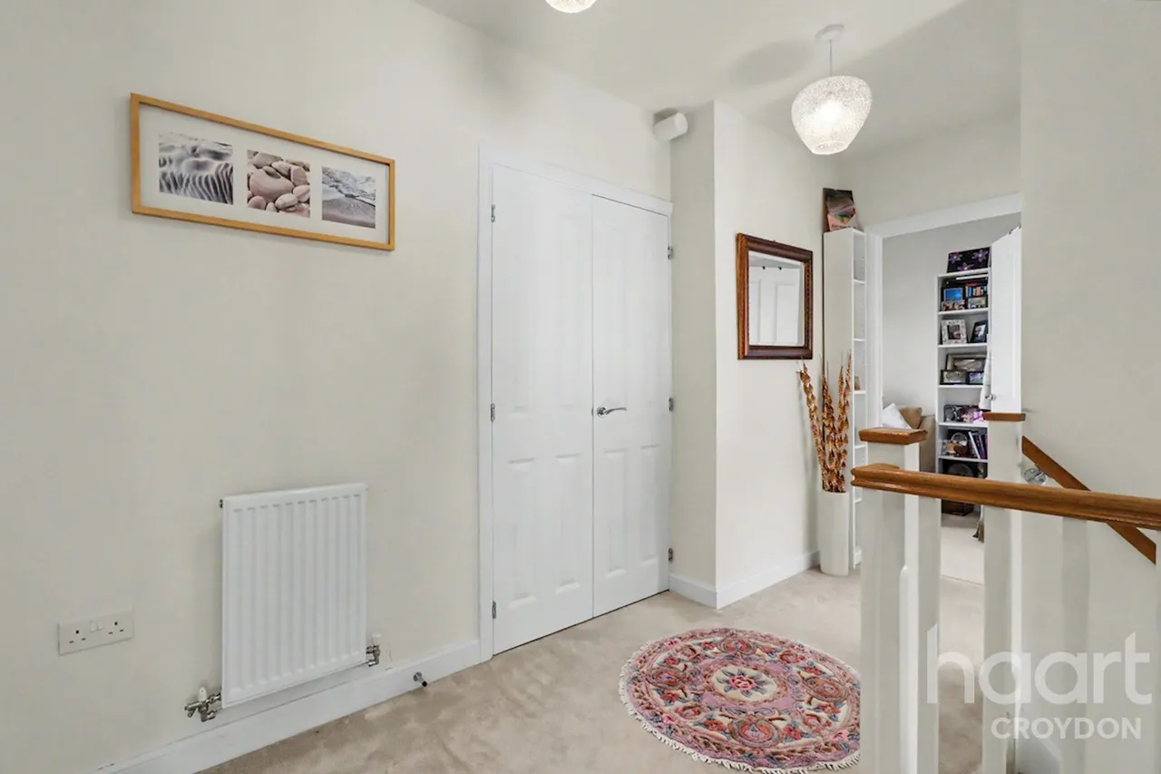Charles Howell Drive, Coulsdon, CR5, photo 13