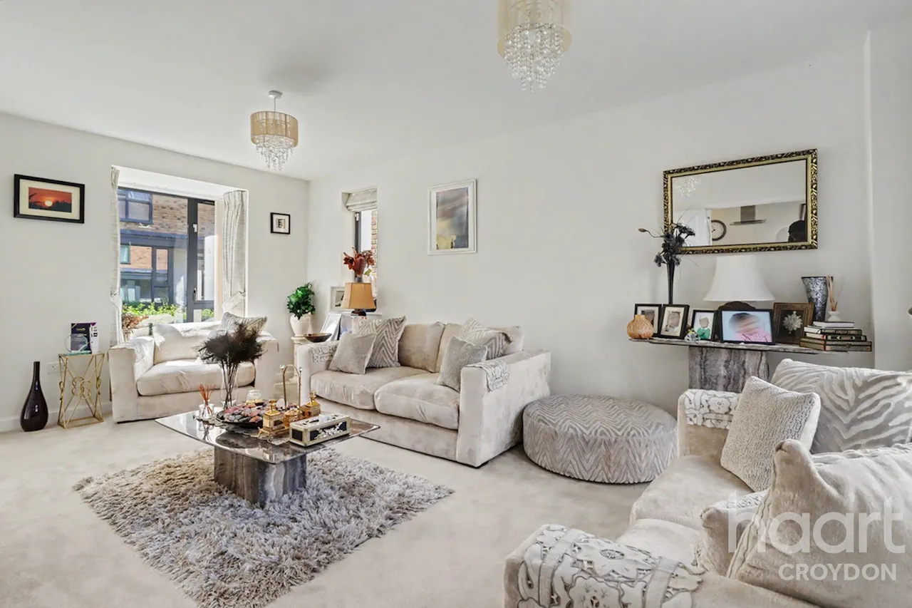 Charles Howell Drive, Coulsdon, CR5, photo 3