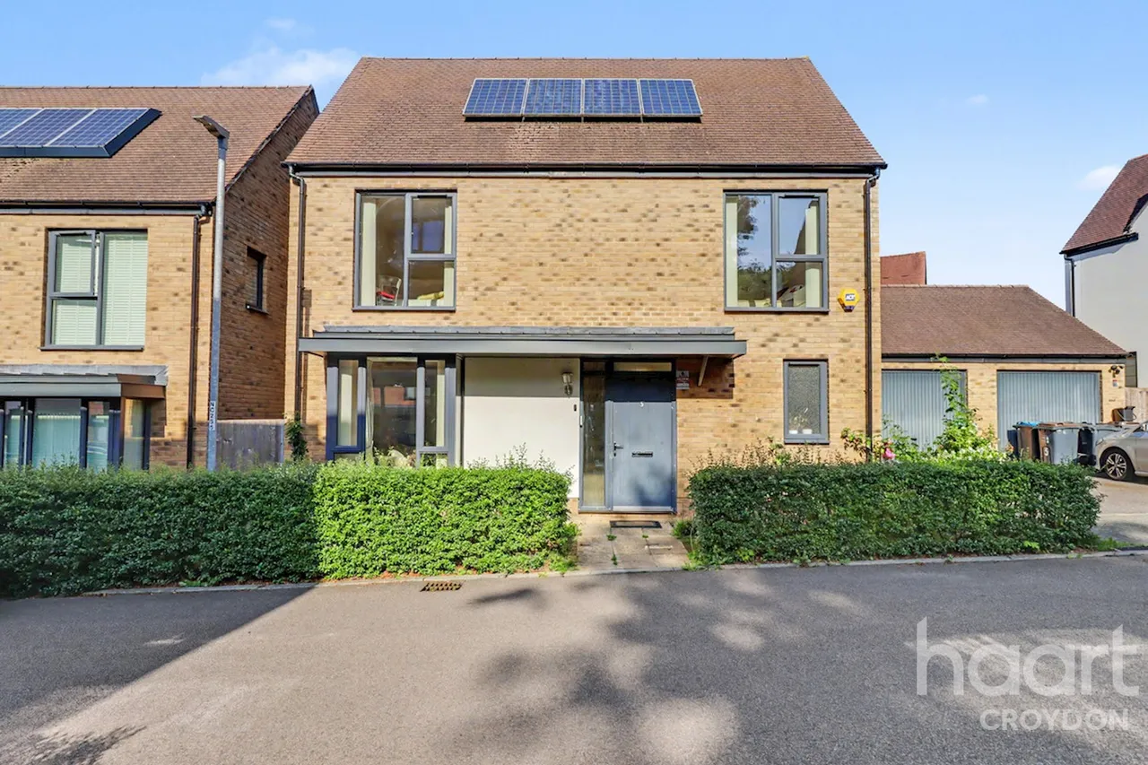 Charles Howell Drive, Coulsdon, CR5, photo 17