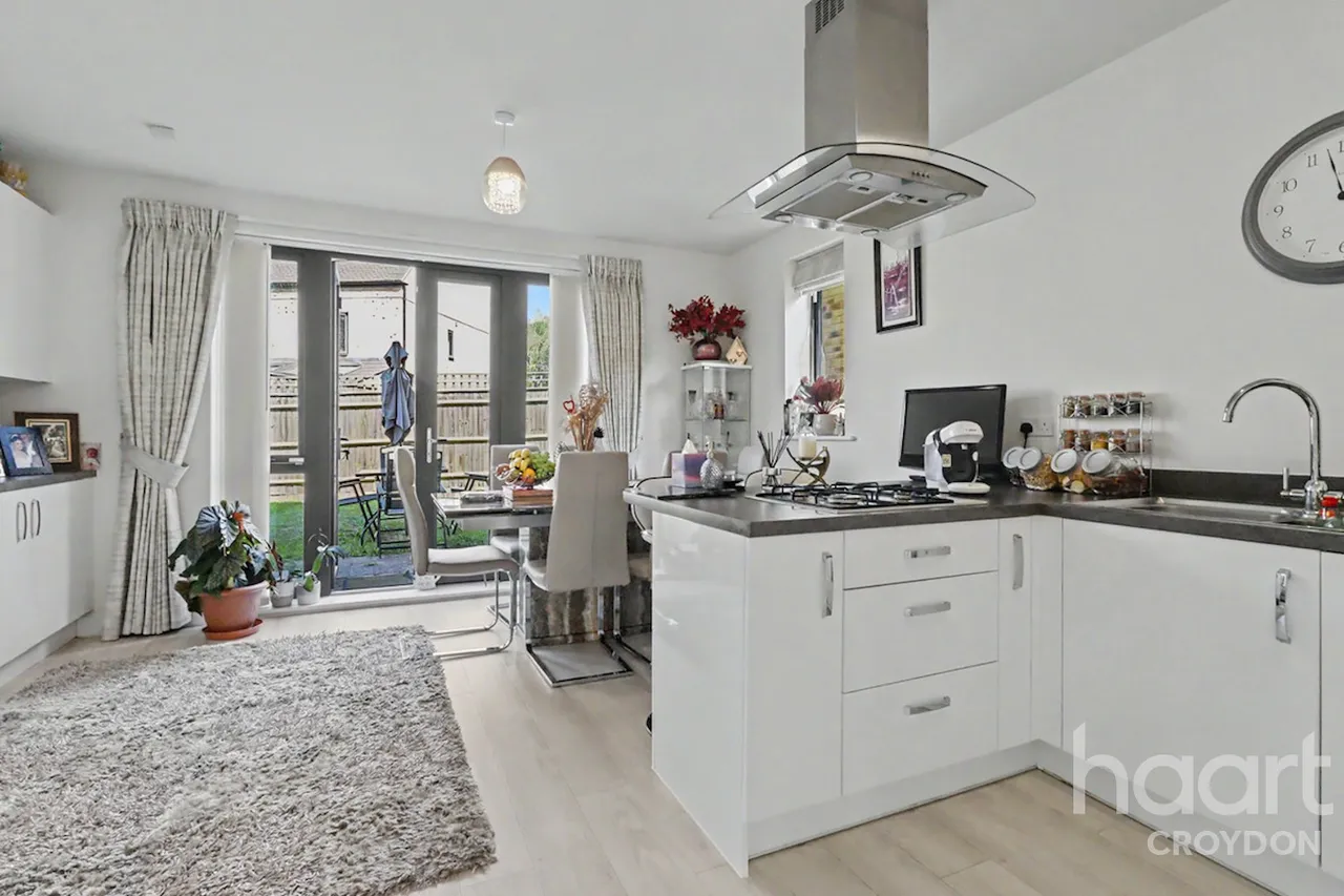 Charles Howell Drive, Coulsdon, CR5, photo 5