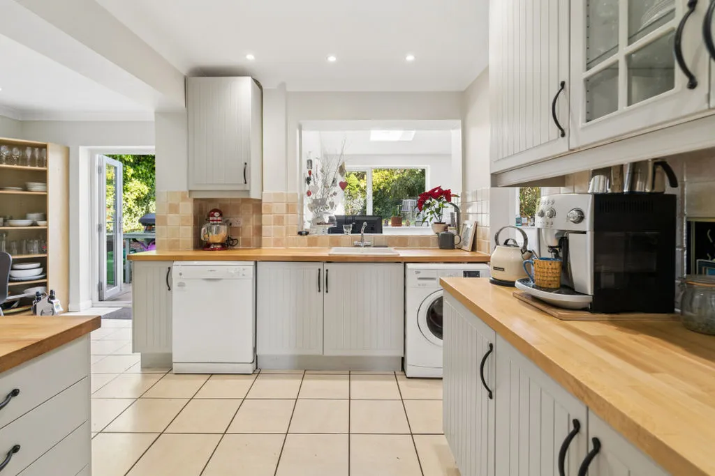 Goddington Road, Bourne End SL8 5TZ, photo 3