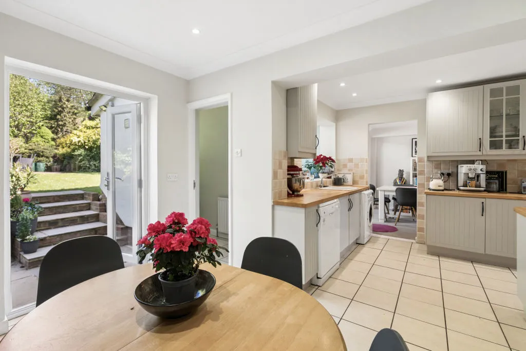 Goddington Road, Bourne End SL8 5TZ, photo 2