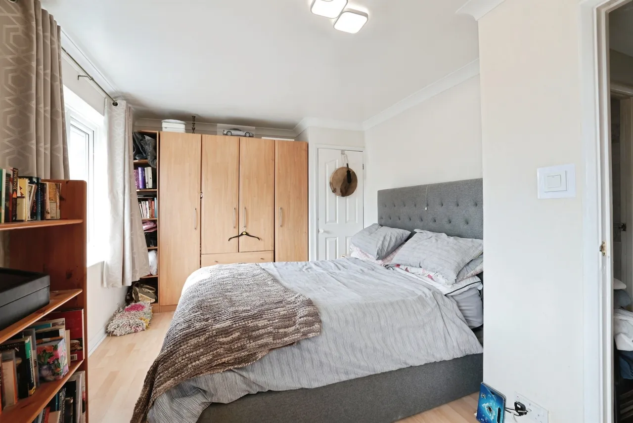 Biddenham Turn, Watford, photo 10