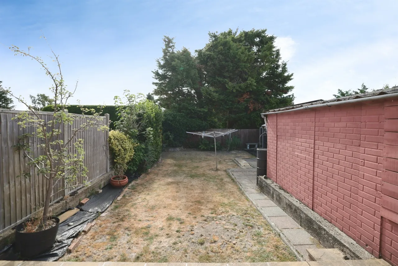 Biddenham Turn, Watford, photo 2