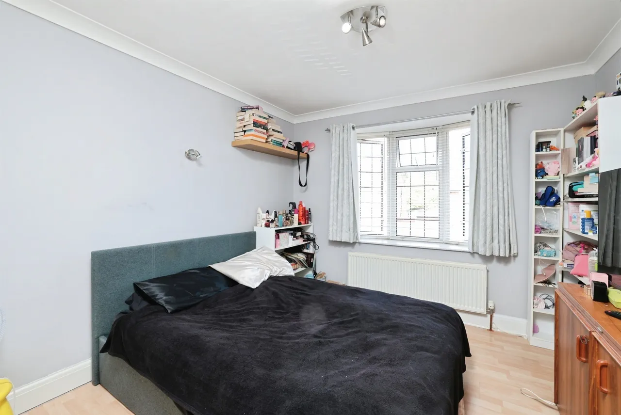 Biddenham Turn, Watford, photo 12