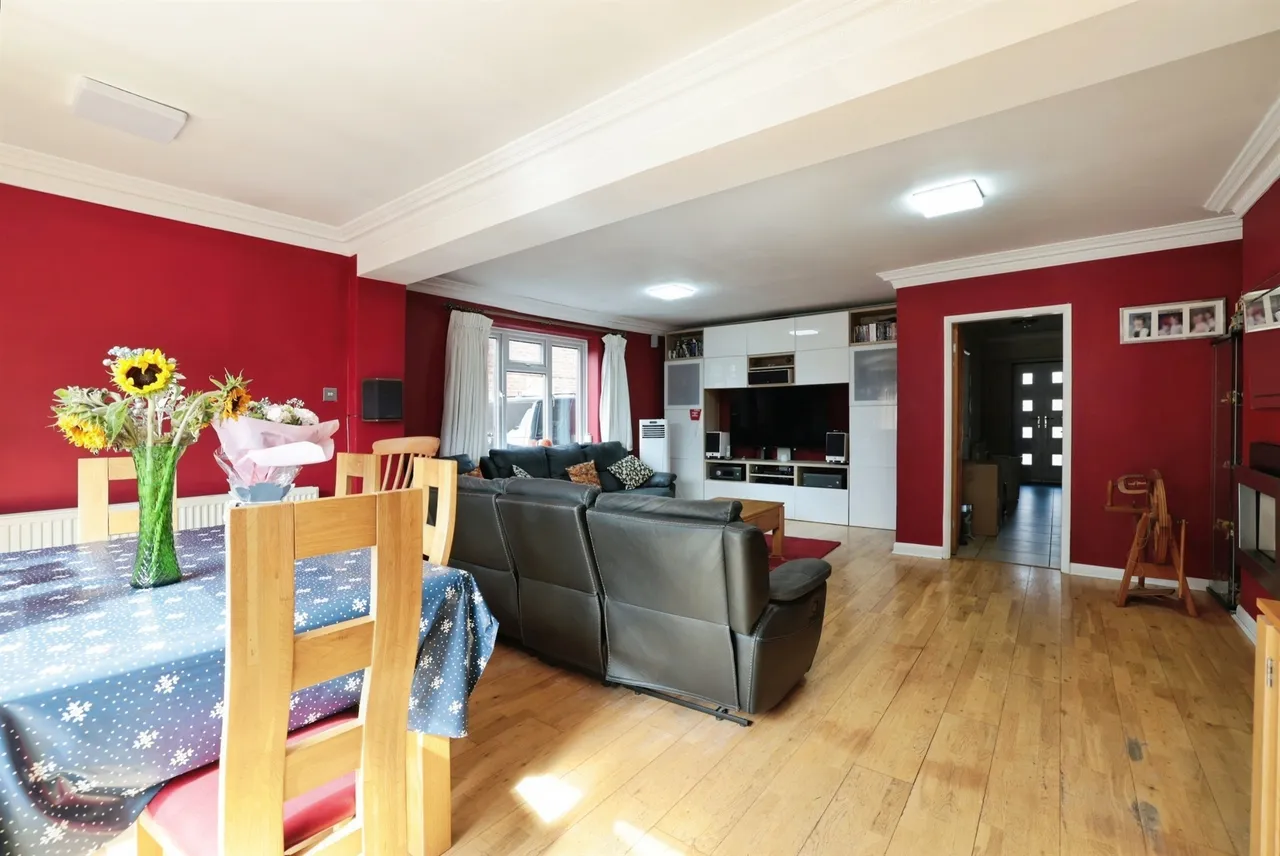 Biddenham Turn, Watford, photo 5
