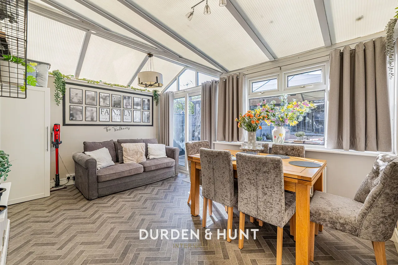Wickford Drive, Harold Hill, RM3, photo 9