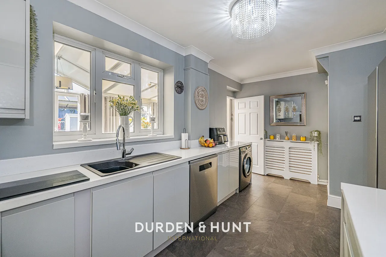 Wickford Drive, Harold Hill, RM3, photo 7