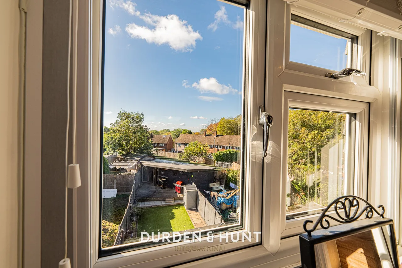 Wickford Drive, Harold Hill, RM3, photo 32