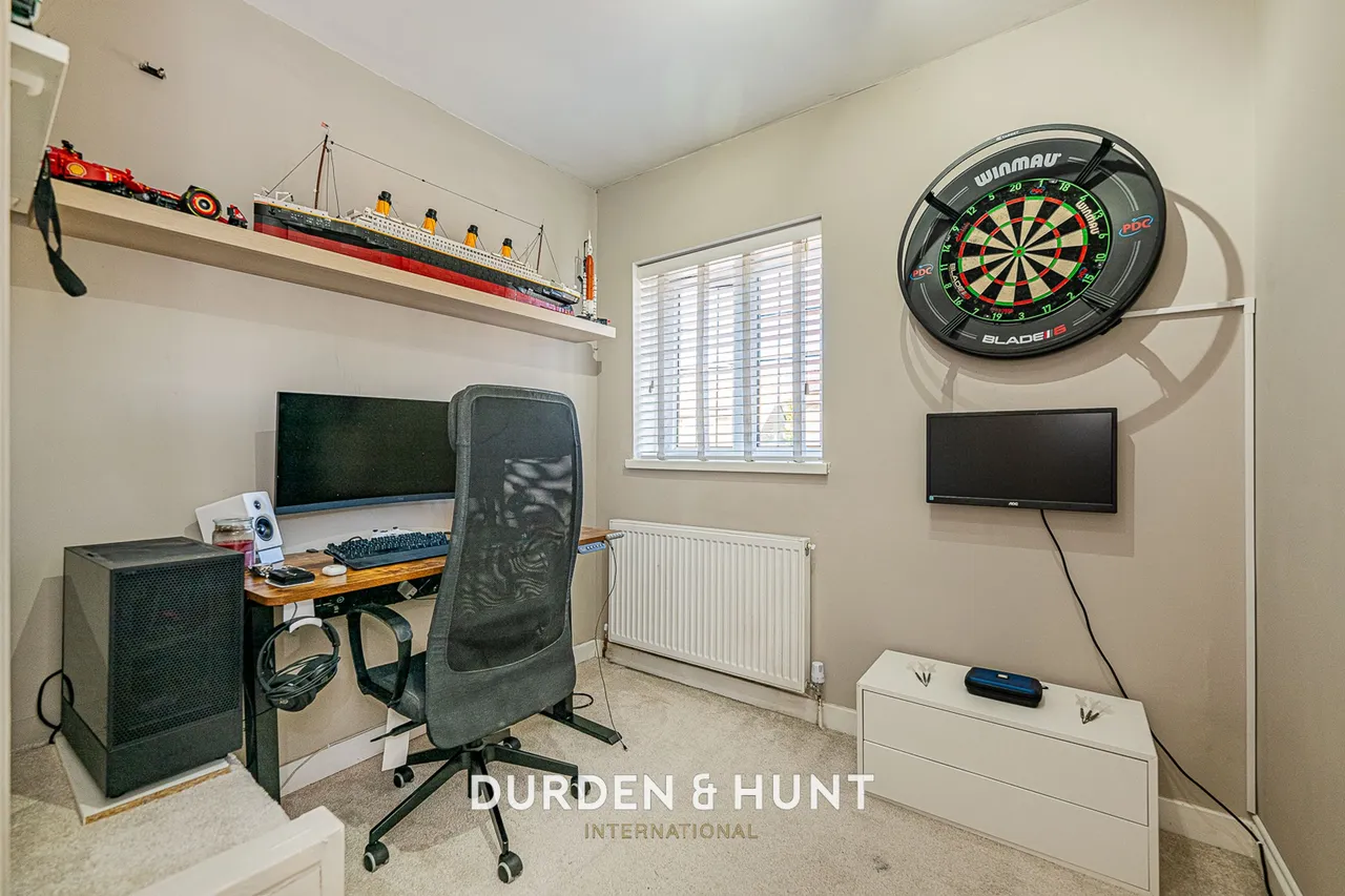 Wickford Drive, Harold Hill, RM3, photo 22