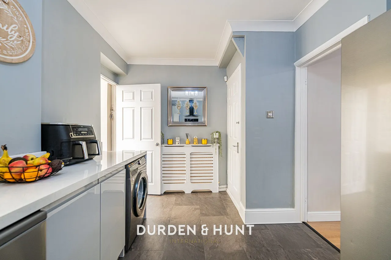 Wickford Drive, Harold Hill, RM3, photo 8