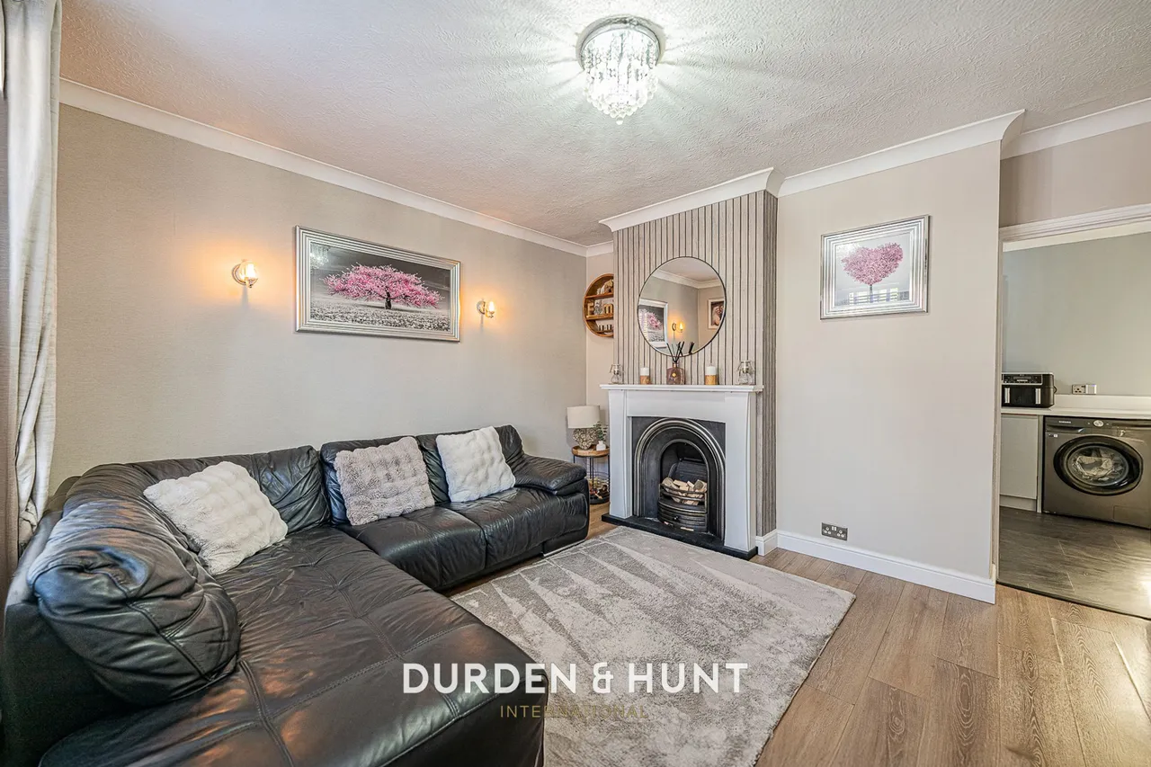 Wickford Drive, Harold Hill, RM3, photo 2