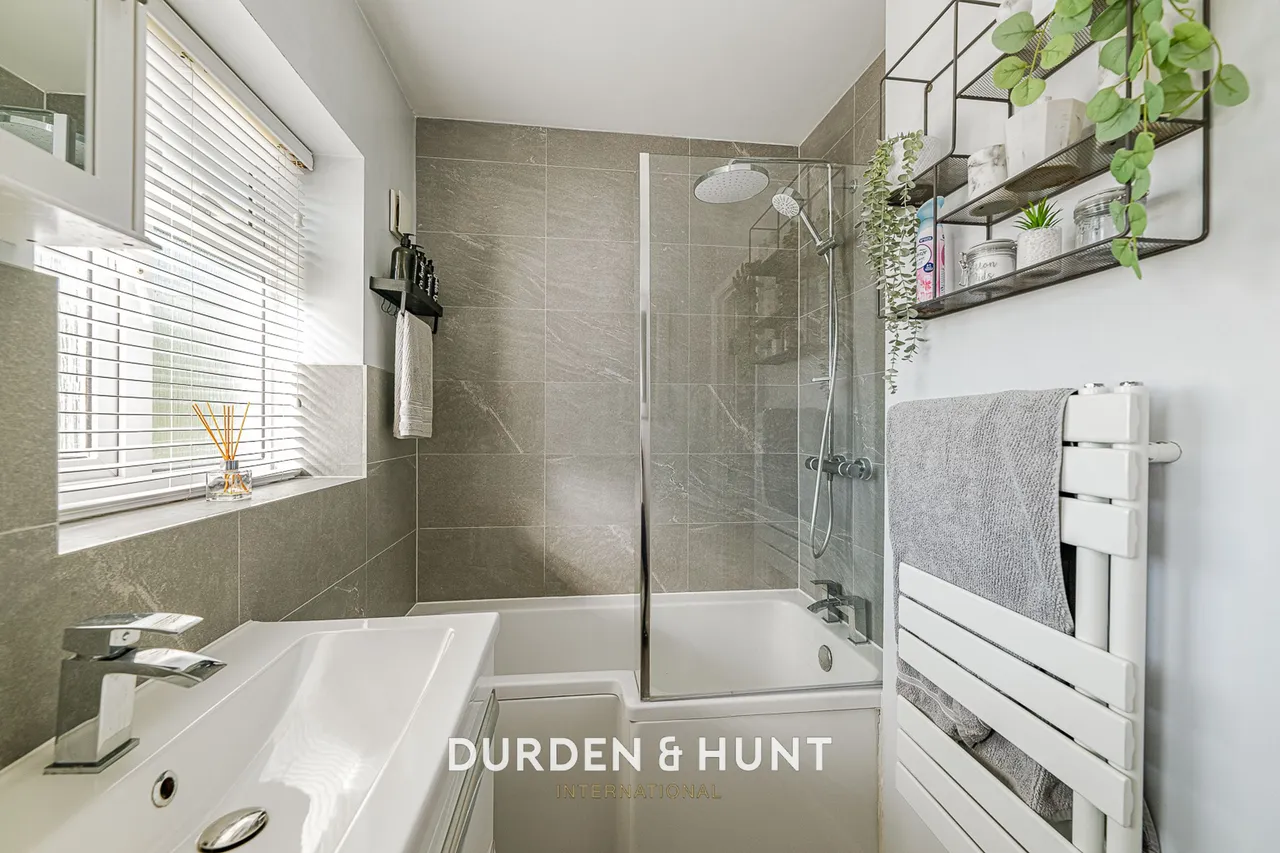 Wickford Drive, Harold Hill, RM3, photo 17