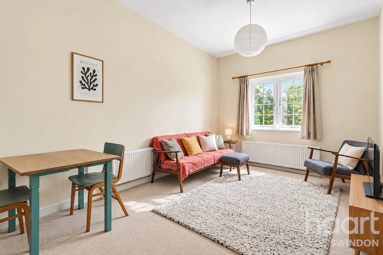 Maybold Crescent, Swindon, SN25, photo 2