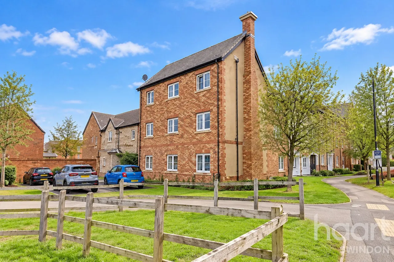 Maybold Crescent, Swindon, SN25, photo 8