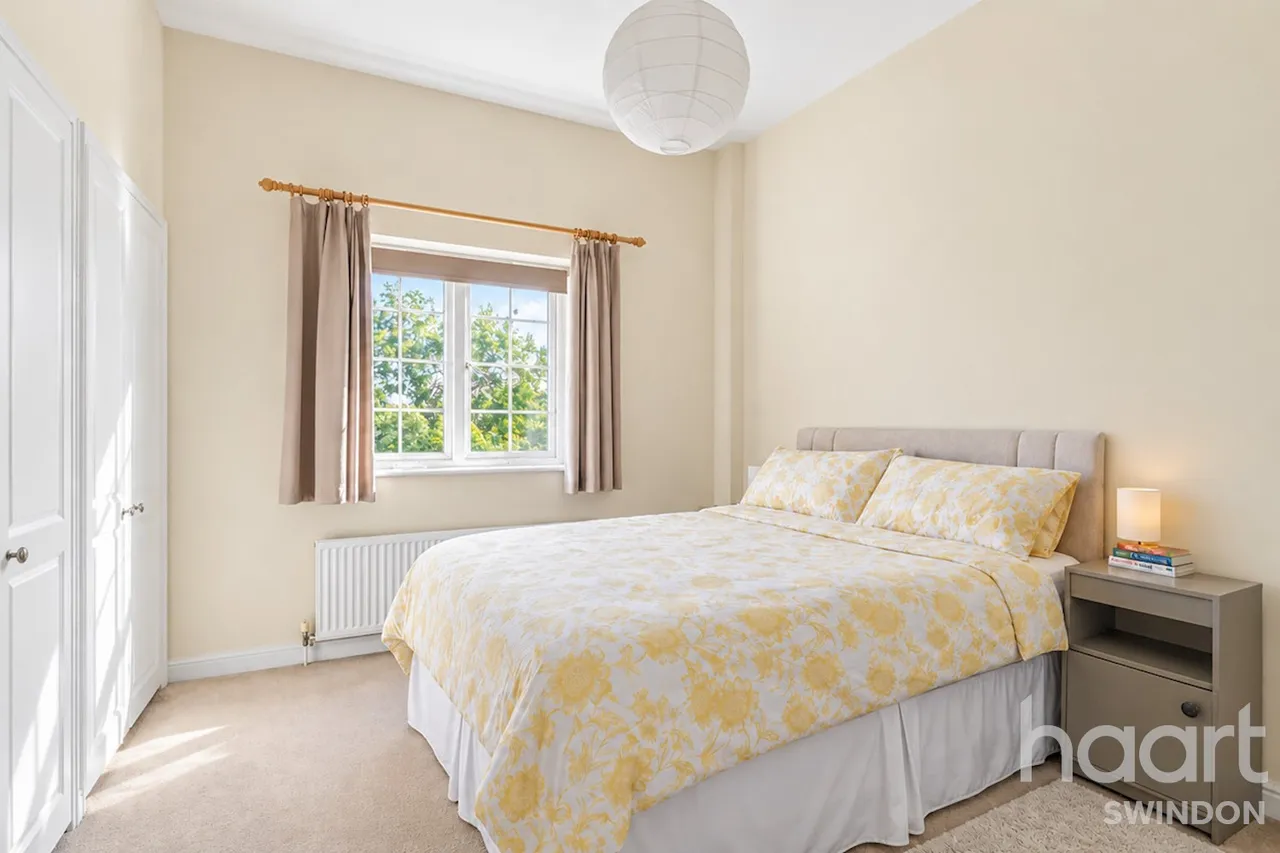 Maybold Crescent, Swindon, SN25, photo 3