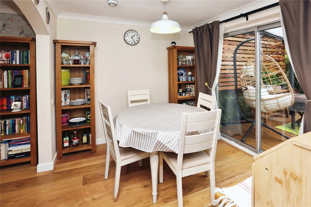 Thetford Gardens, Chandler's Ford, SO53, photo 11