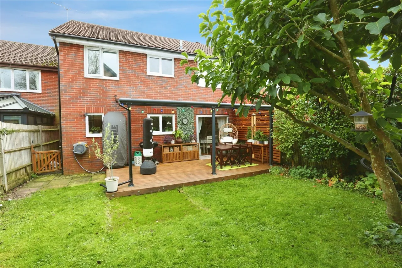 Thetford Gardens, Chandler's Ford, SO53, photo 3