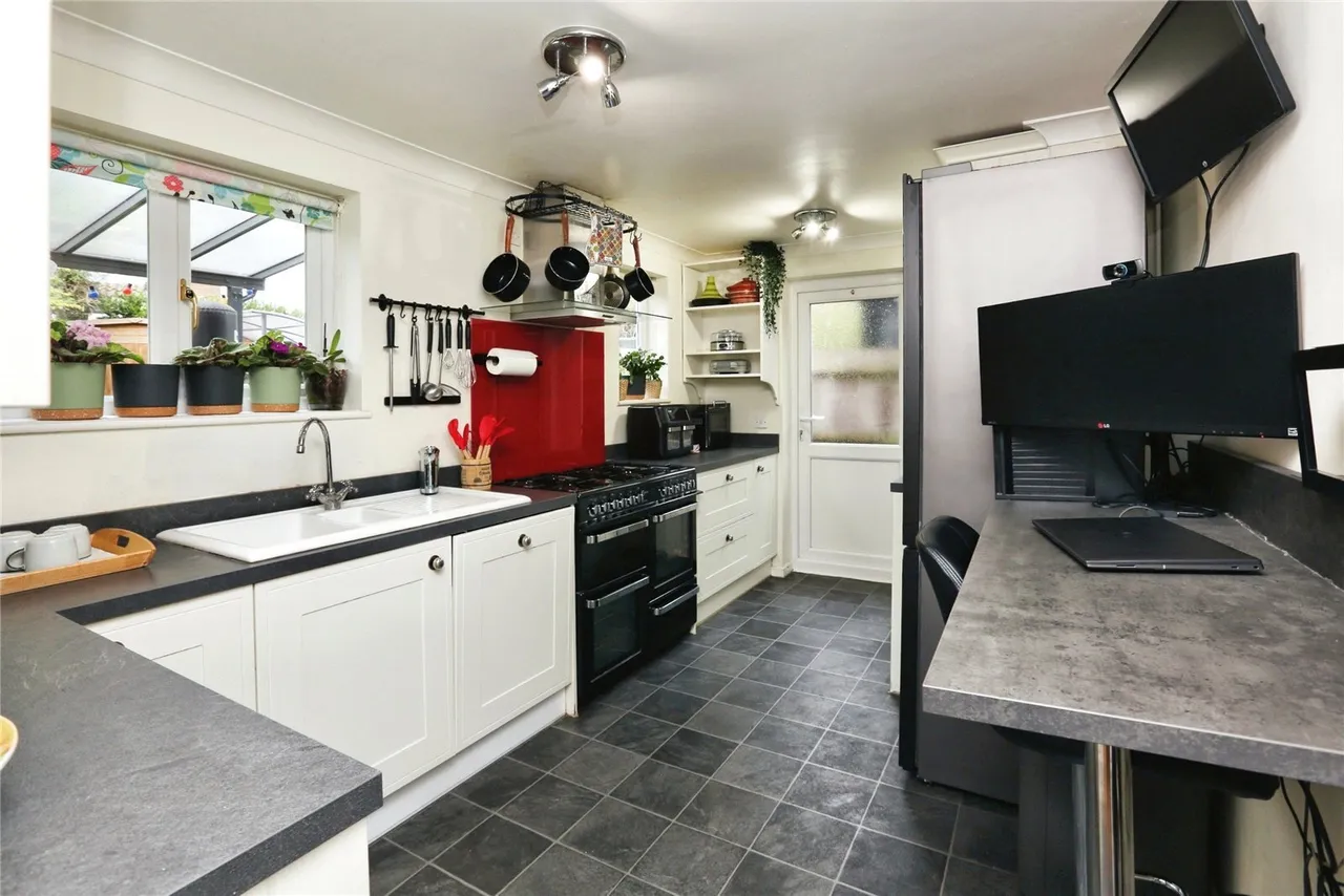 Thetford Gardens, Chandler's Ford, SO53, photo 5