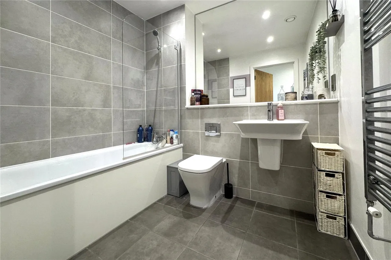 Maybery House, Sopwith Drive, Farnborough, Hampshire, GU14 6GP, photo 6