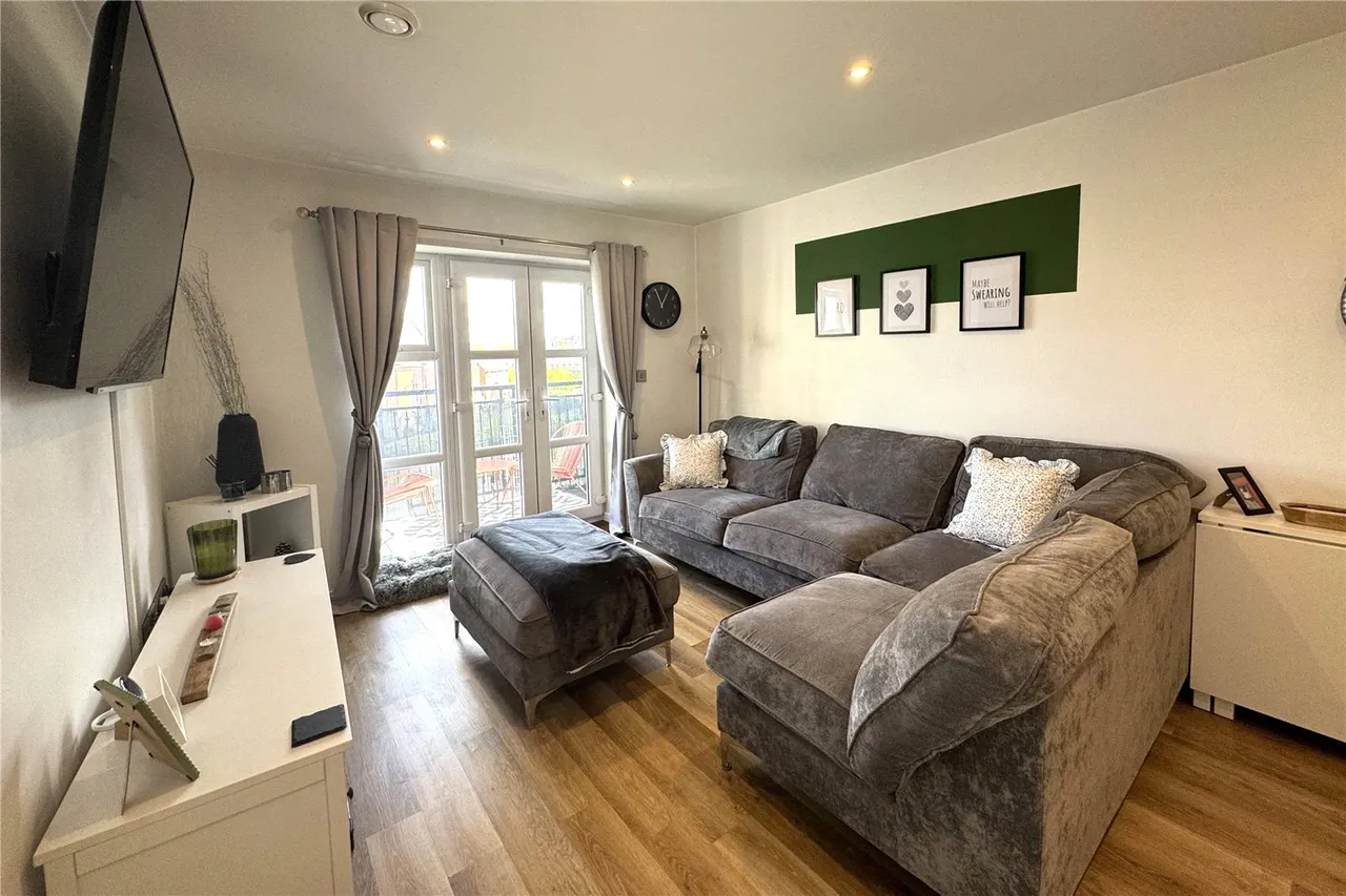 Maybery House, Sopwith Drive, Farnborough, Hampshire, GU14 6GP, photo 9