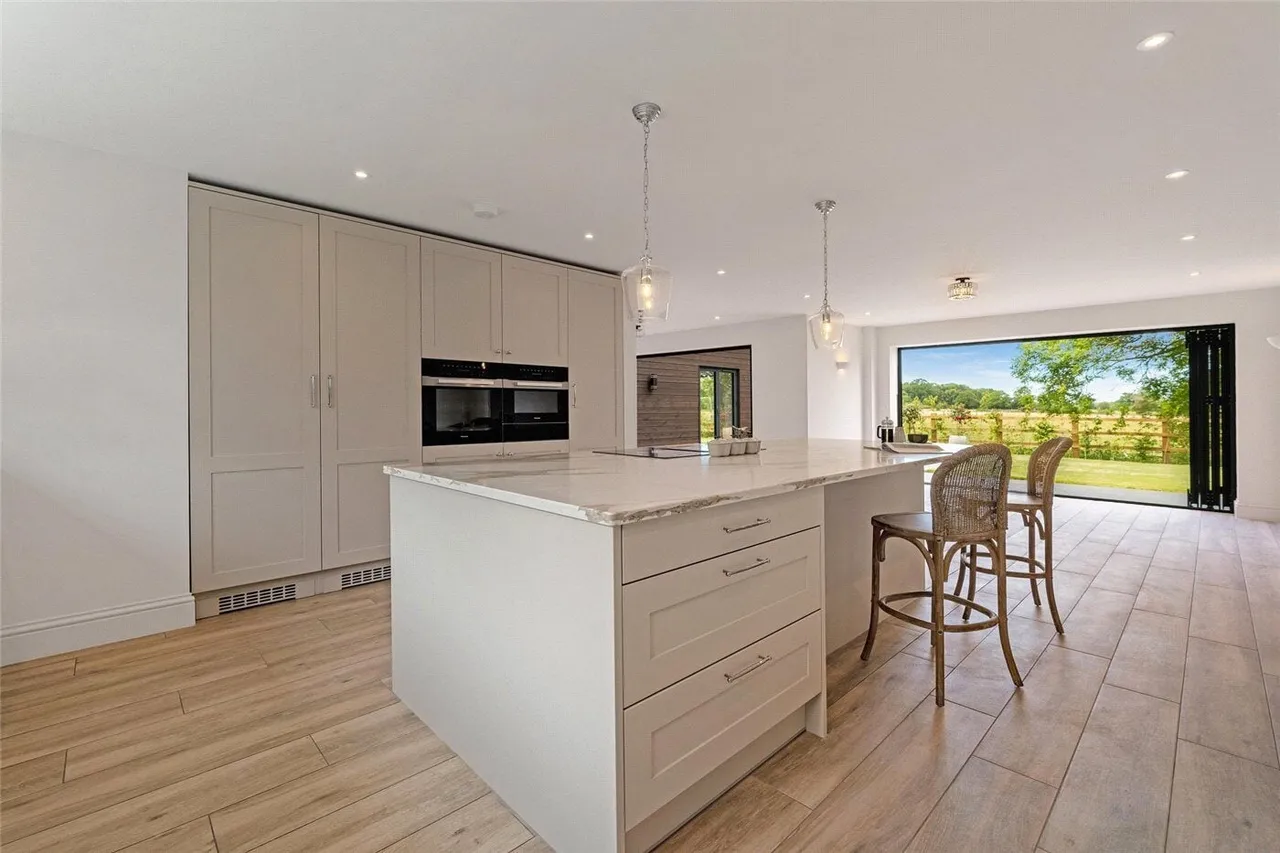 Wildmoor, Sherfield-on-Loddon, RG27, photo 8