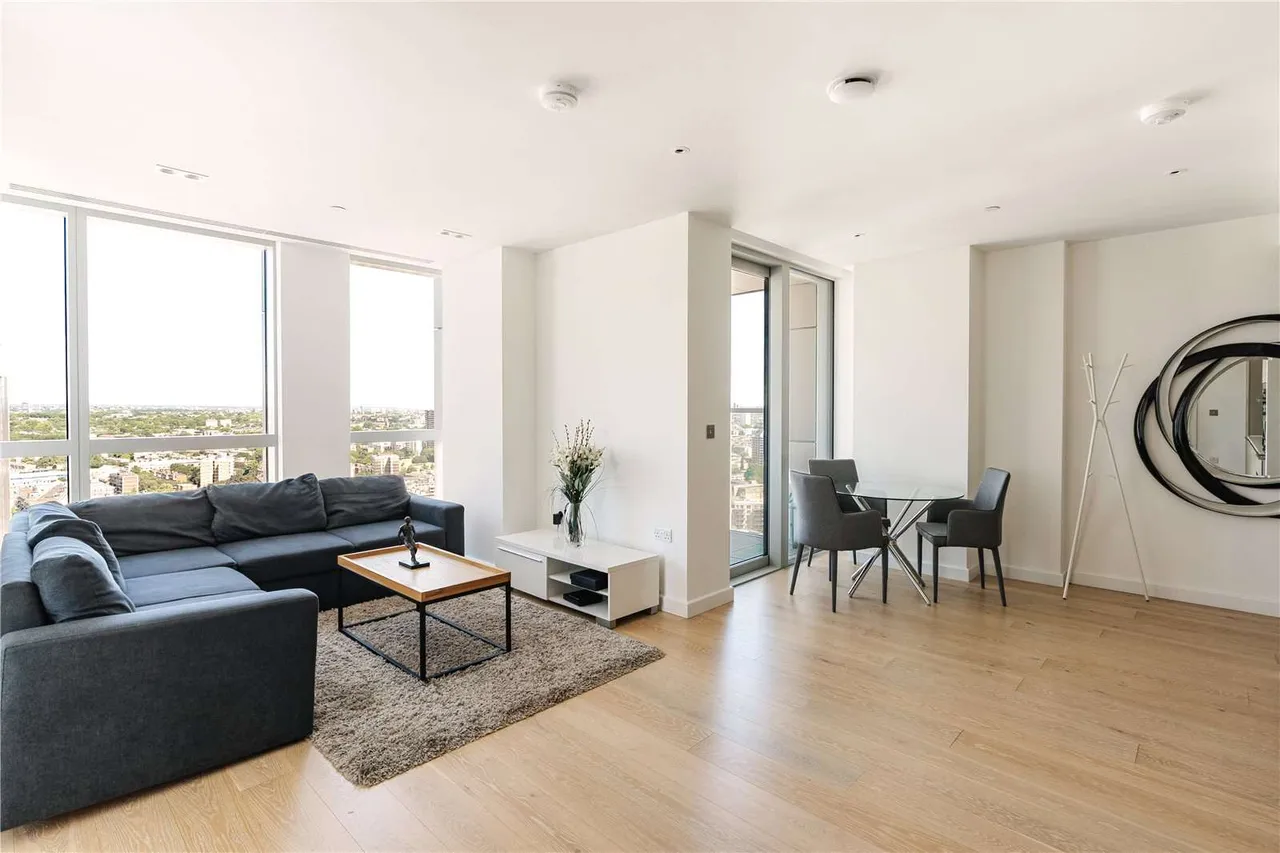 1 bed flat for sale — City Road, Shoreditch, London, EC1V 1AY