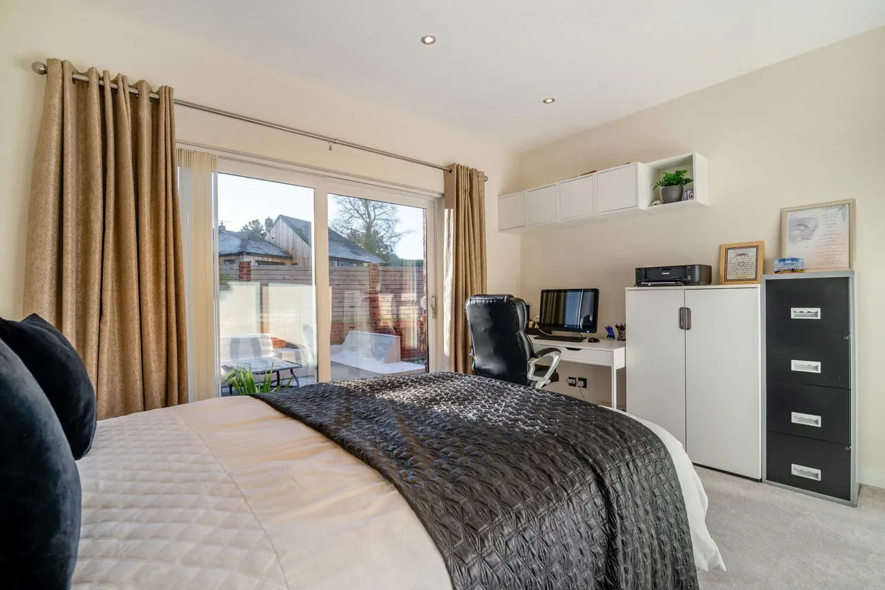 Fitzwilliam Street, Swinton, S64, photo 22