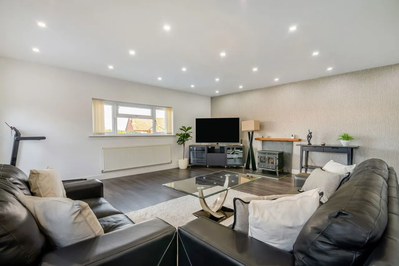 Fitzwilliam Street, Swinton, S64, photo 12