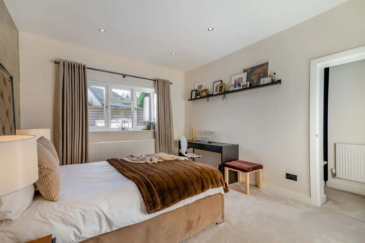 Fitzwilliam Street, Swinton, S64, photo 25