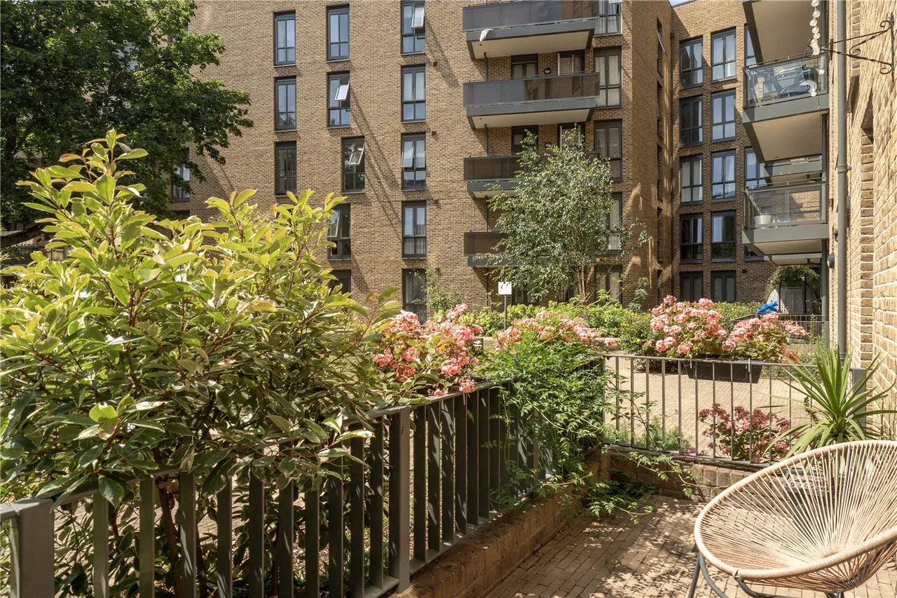 Bight Court, 17 Nellie Cressall Way, London, E3, photo 5