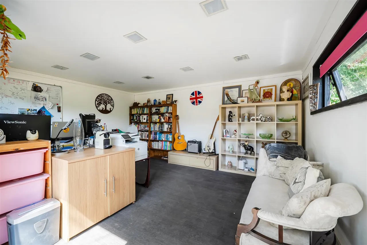 Raffin Lane, Pewsey, SN9, photo 22