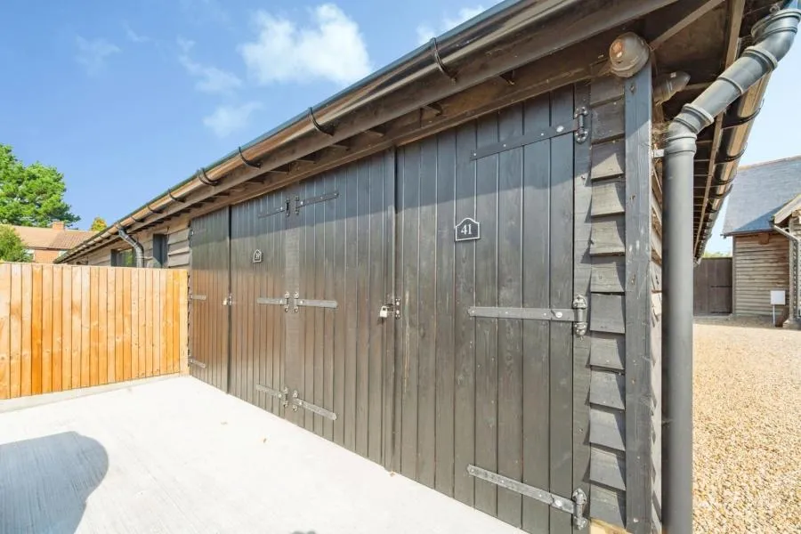 Harmondsworth Lane, Sipson, UB7, photo 21