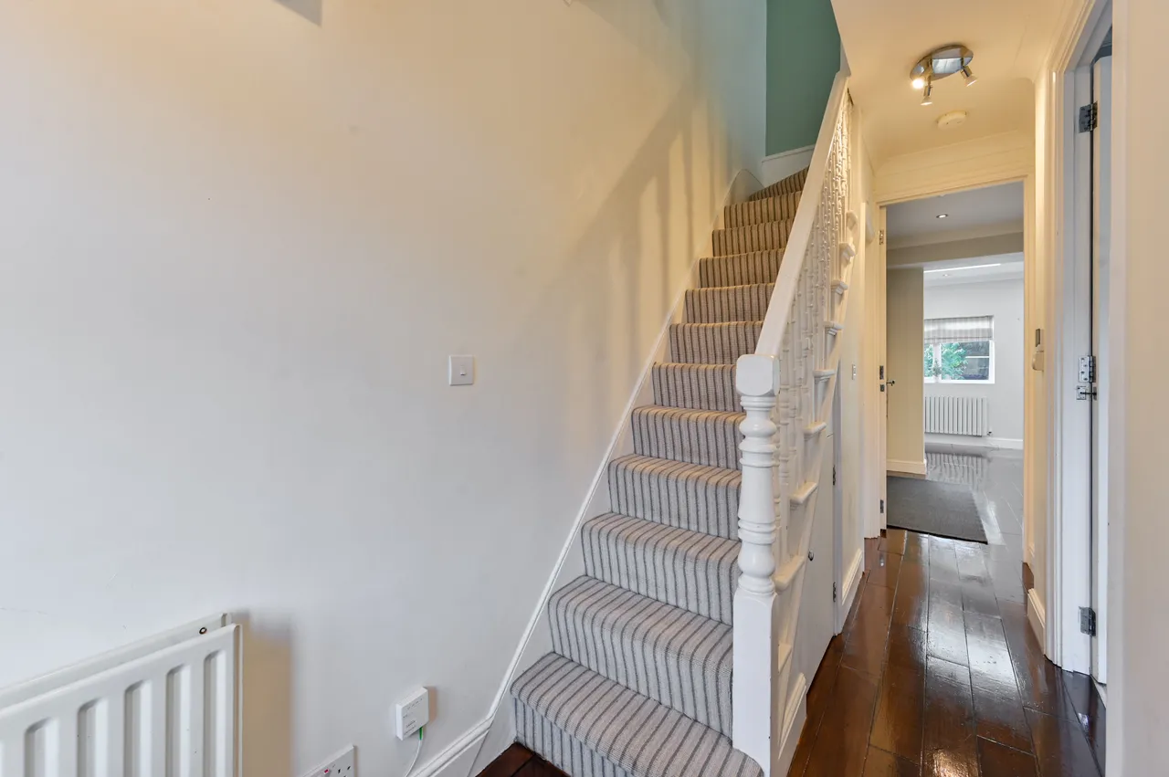 London, SW20, photo 16