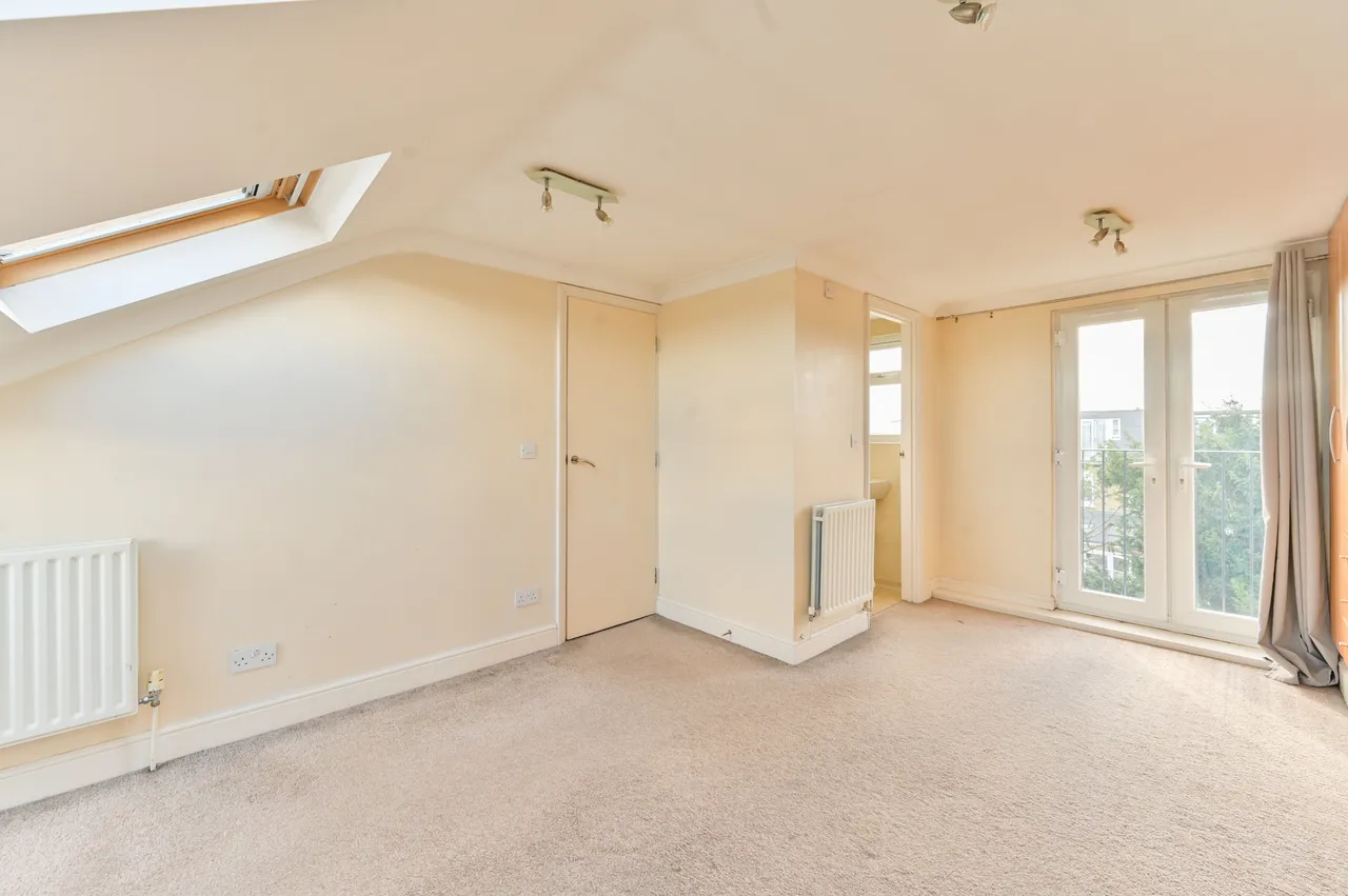 London, SW20, photo 12