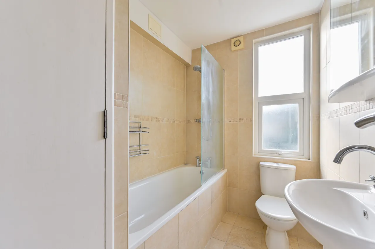 London, SW20, photo 14