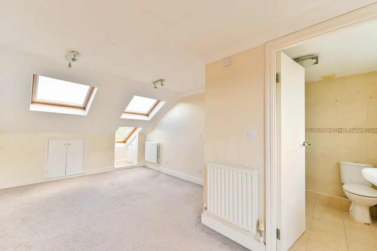 London, SW20, photo 11