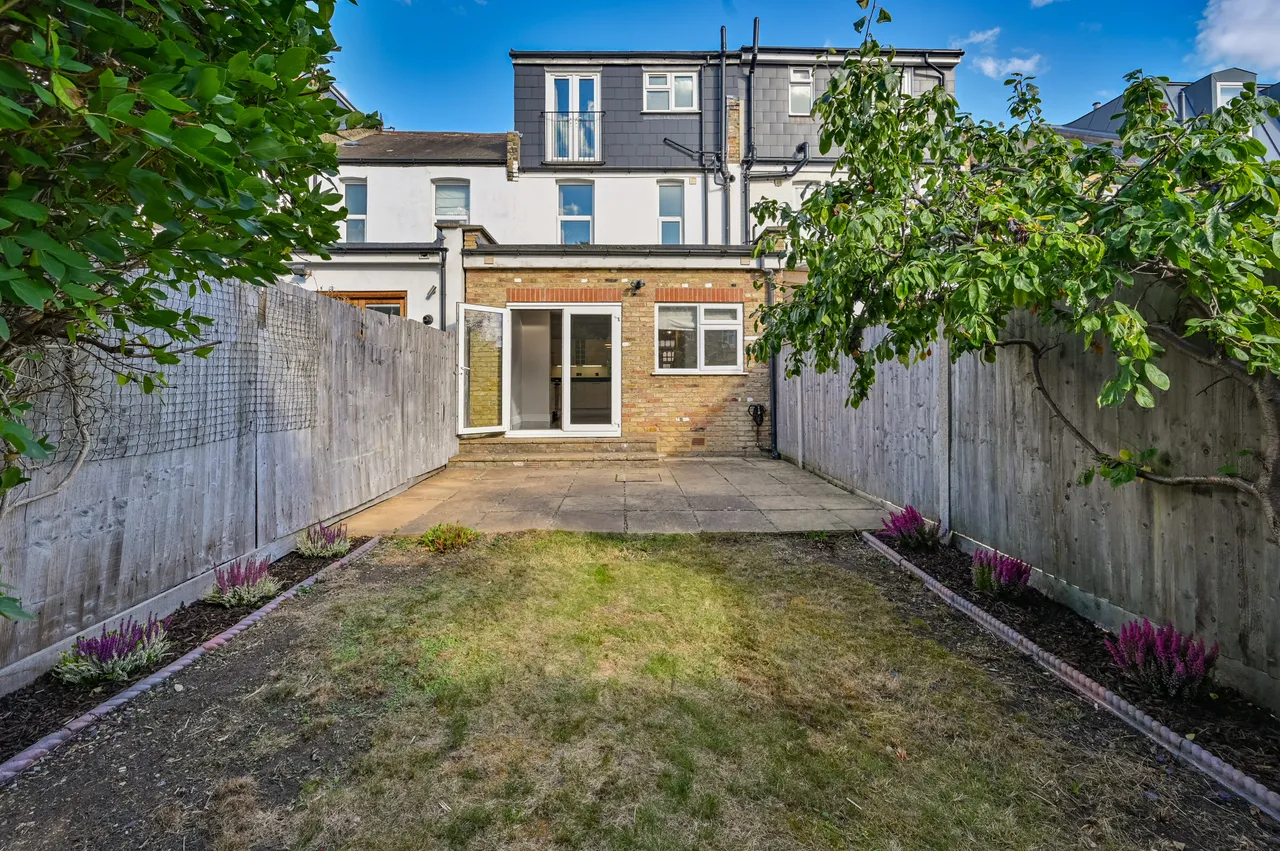 London, SW20, photo 18