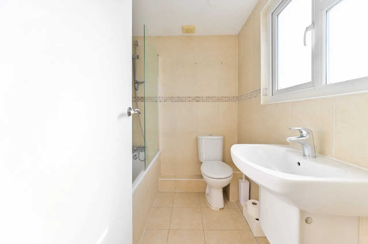London, SW20, photo 13