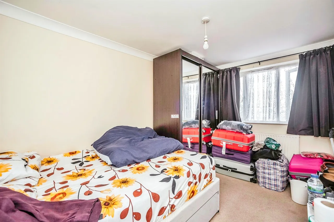 St. Chads Road, Tilbury, RM18, photo 5