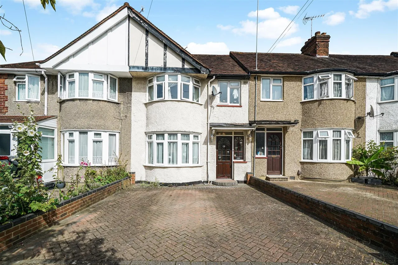 3 bed house for sale, Abercorn Crescent, Harrow, HA2