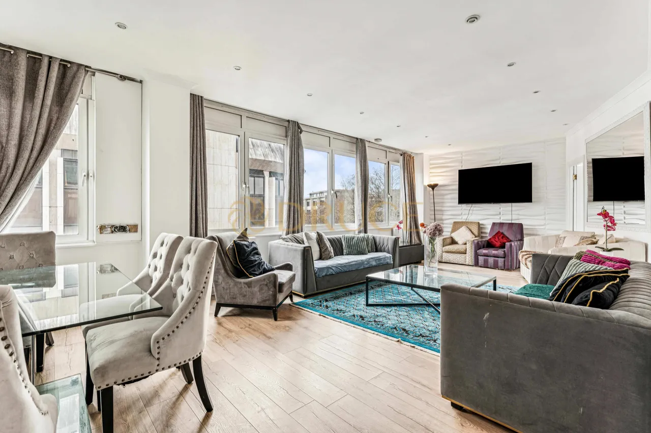 Brompton Road, SW3, photo 2