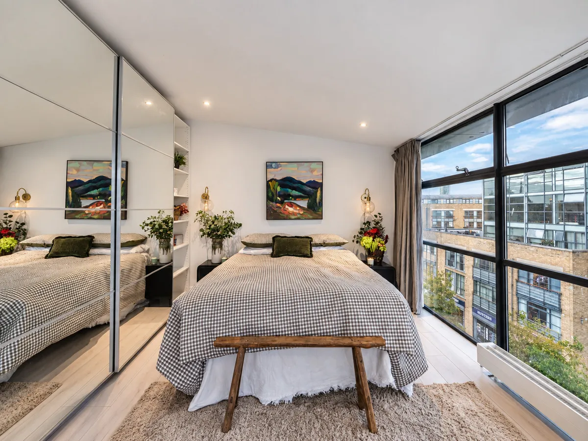 Ferry Lane, Brentford, TW8, photo 10