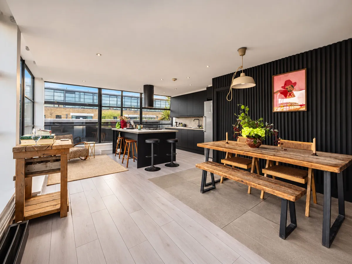 Ferry Lane, Brentford, TW8, photo 5