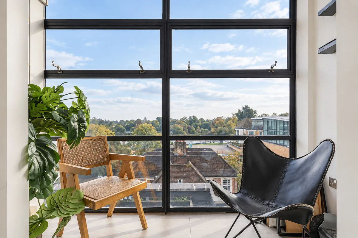 Ferry Lane, Brentford, TW8, photo 2