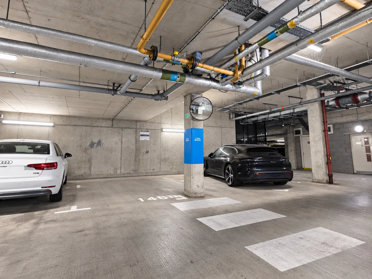 Ferry Lane, Brentford, TW8, photo 18